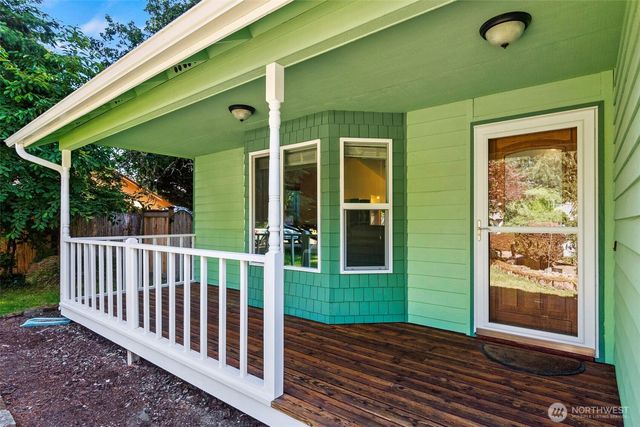 3930 Oxford Loop SE, Lacey, WA 98503