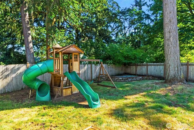 3930 Oxford Loop SE, Lacey, WA 98503