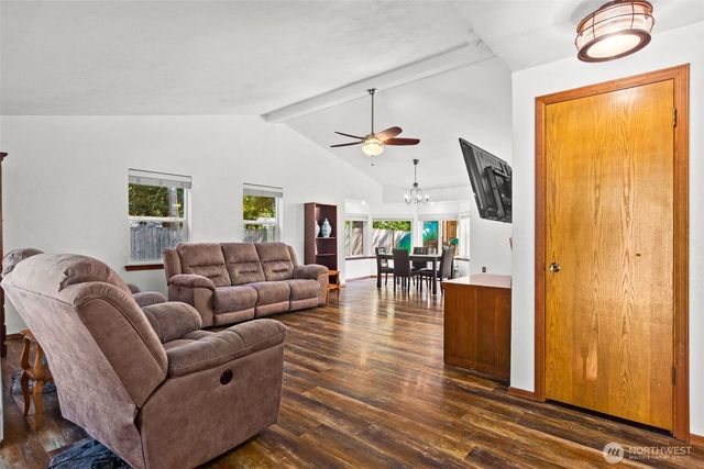 3930 Oxford Loop SE, Lacey, WA 98503
