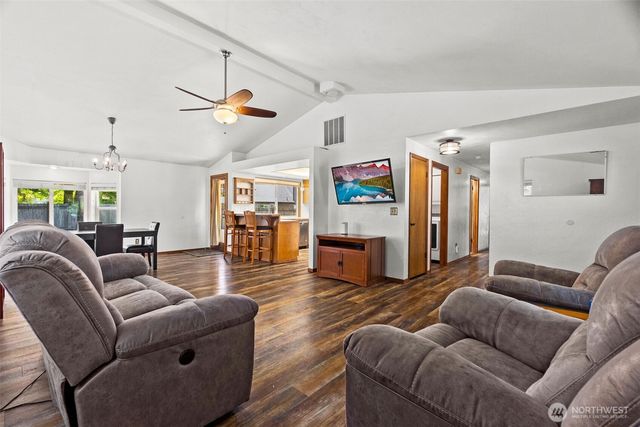 3930 Oxford Loop SE, Lacey, WA 98503