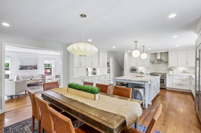 23 Club Dr, Summit City, NJ 07901