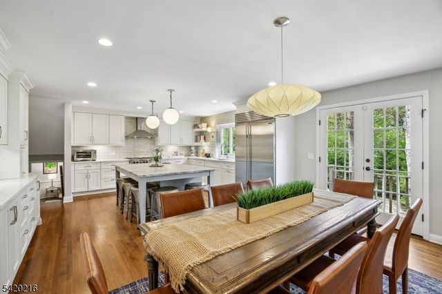 23 Club Dr, Summit City, NJ 07901