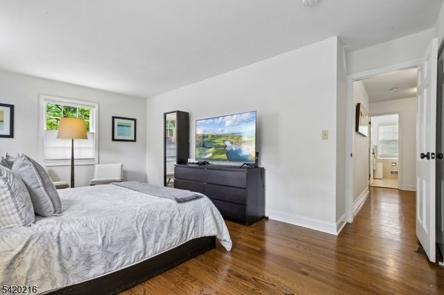 23 Club Dr, Summit City, NJ 07901