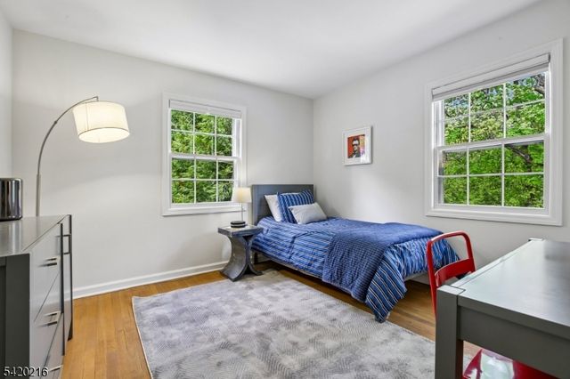 23 Club Dr, Summit City, NJ 07901