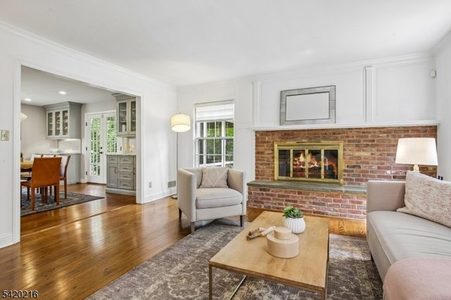 23 Club Dr, Summit City, NJ 07901