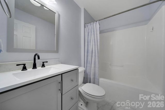 415 Foilage Court, Lake Wylie, SC 29710