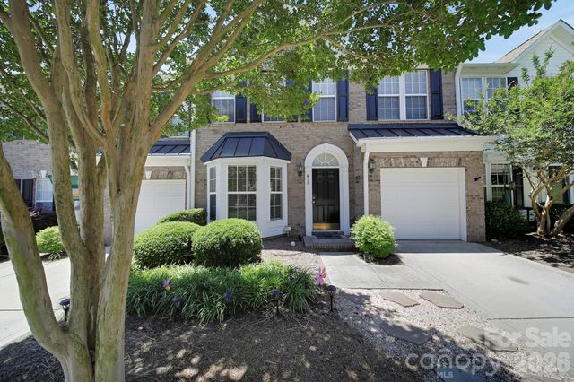 415 Foilage Court, Lake Wylie, SC 29710