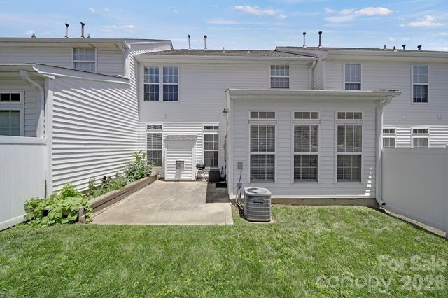 415 Foilage Court, Lake Wylie, SC 29710
