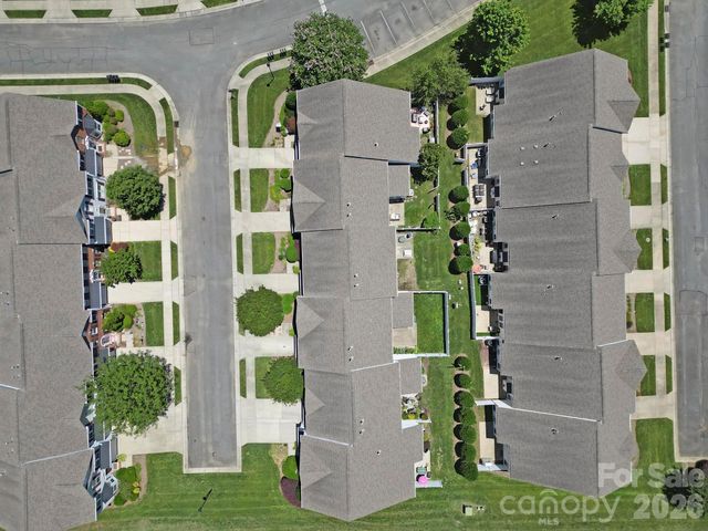 415 Foilage Court, Lake Wylie, SC 29710