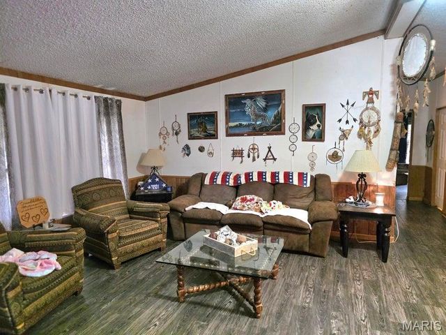 19526 McColgin Road, Raymondville, MO 65555