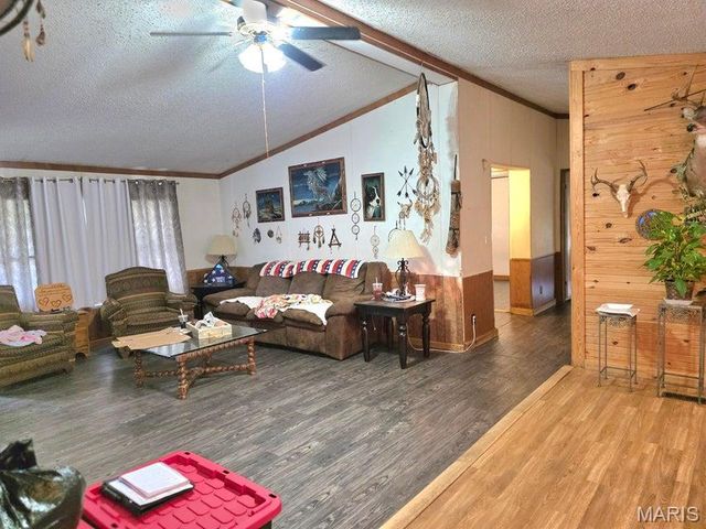 19526 McColgin Road, Raymondville, MO 65555