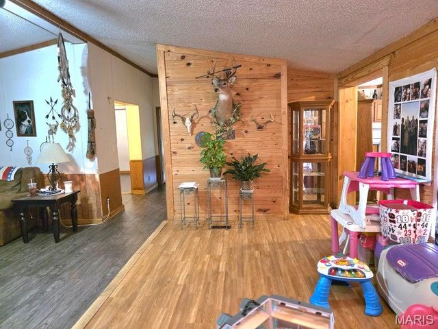 19526 McColgin Road, Raymondville, MO 65555