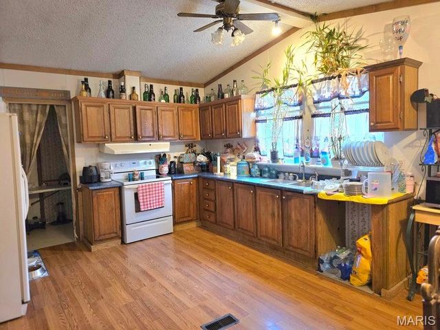 19526 McColgin Road, Raymondville, MO 65555