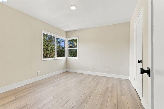 9308 F St, Oakland, CA 94603