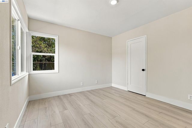 9308 F St, Oakland, CA 94603