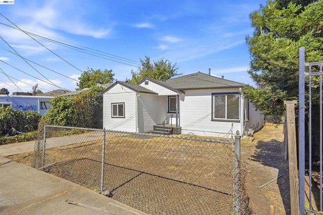 9308 F St, Oakland, CA 94603