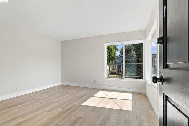 9308 F St, Oakland, CA 94603