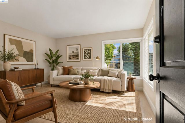 9308 F St, Oakland, CA 94603