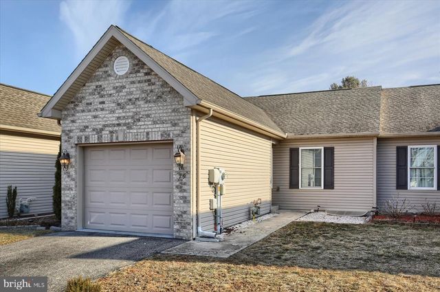 79 KESWICK DR, Mechanicsburg, PA 17050