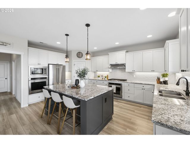 18255 Se VISTA VIEW Ct, Sandy, OR 97055