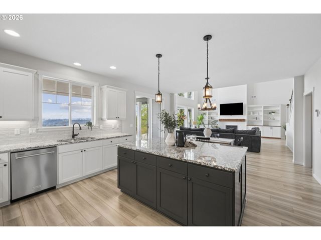 18255 Se VISTA VIEW Ct, Sandy, OR 97055