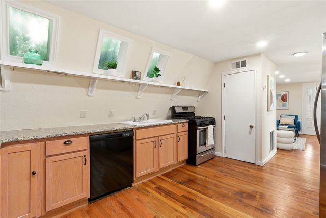 716 Lakeland Road, Lake Dallas, TX 75065