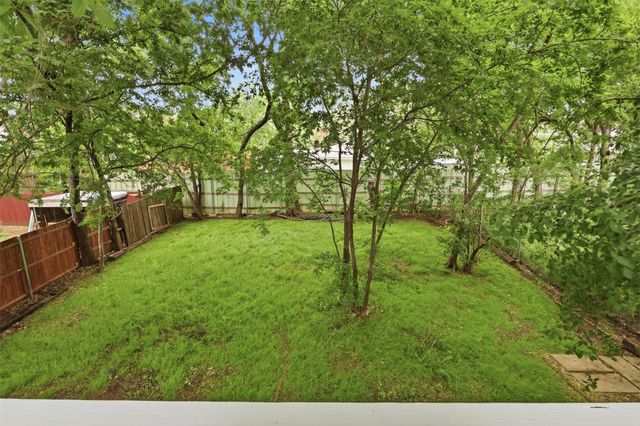 716 Lakeland Road, Lake Dallas, TX 75065
