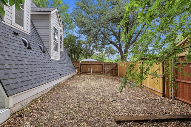 716 Lakeland Road, Lake Dallas, TX 75065