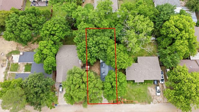 716 Lakeland Road, Lake Dallas, TX 75065
