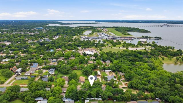 716 Lakeland Road, Lake Dallas, TX 75065