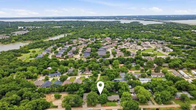 716 Lakeland Road, Lake Dallas, TX 75065