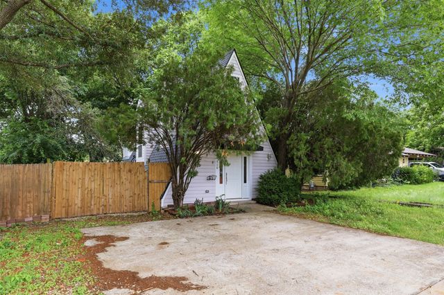 716 Lakeland Road, Lake Dallas, TX 75065
