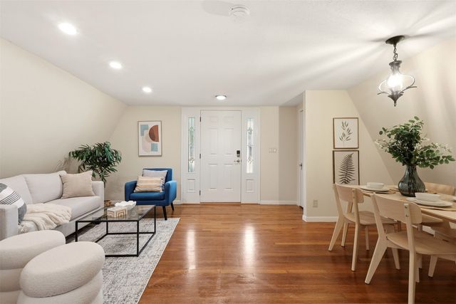 716 Lakeland Road, Lake Dallas, TX 75065