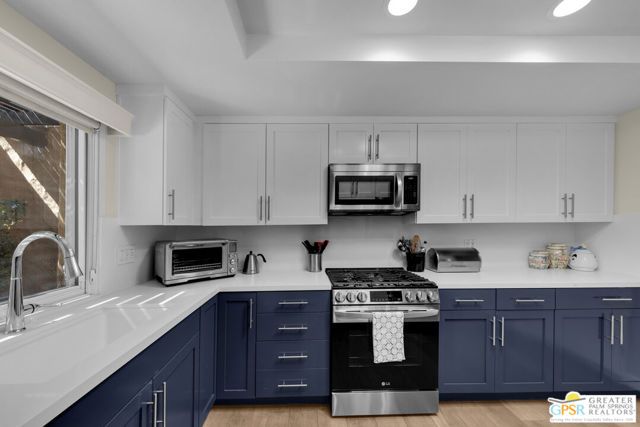4881 S Winners Circle B, Palm Springs, CA 92264
