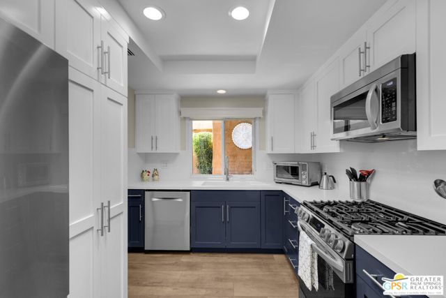 4881 S Winners Circle B, Palm Springs, CA 92264