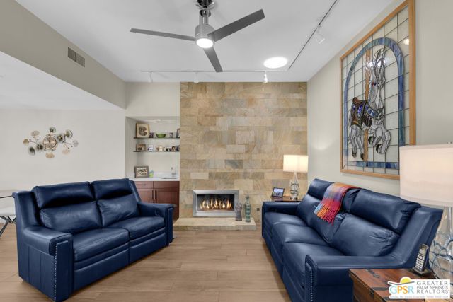 4881 S Winners Circle B, Palm Springs, CA 92264