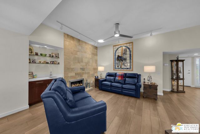 4881 S Winners Circle B, Palm Springs, CA 92264