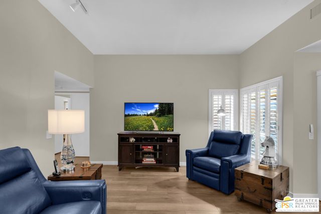 4881 S Winners Circle B, Palm Springs, CA 92264