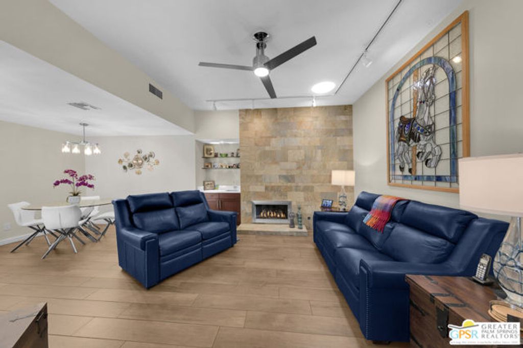 4881 S Winners Circle B, Palm Springs, CA 92264