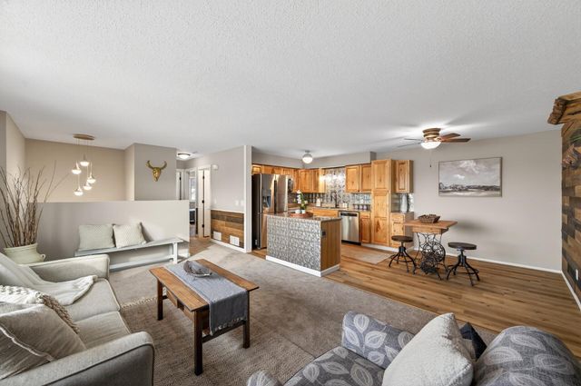 682 125th Lane NE, Blaine, MN 55434