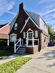 449 Chalmers Street, Detroit, MI 48215