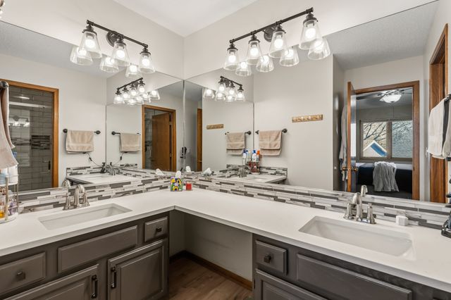 5910 Aspen Circle, Johnston, IA 50131