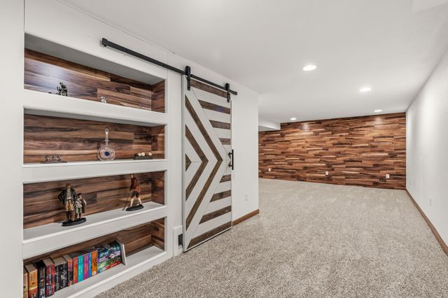 5910 Aspen Circle, Johnston, IA 50131