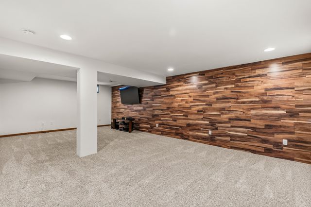 5910 Aspen Circle, Johnston, IA 50131