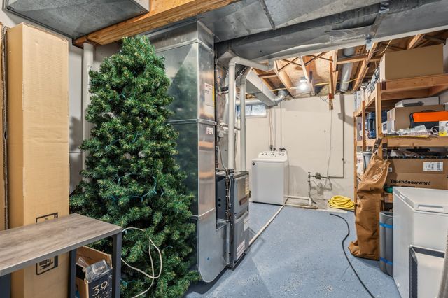 5910 Aspen Circle, Johnston, IA 50131