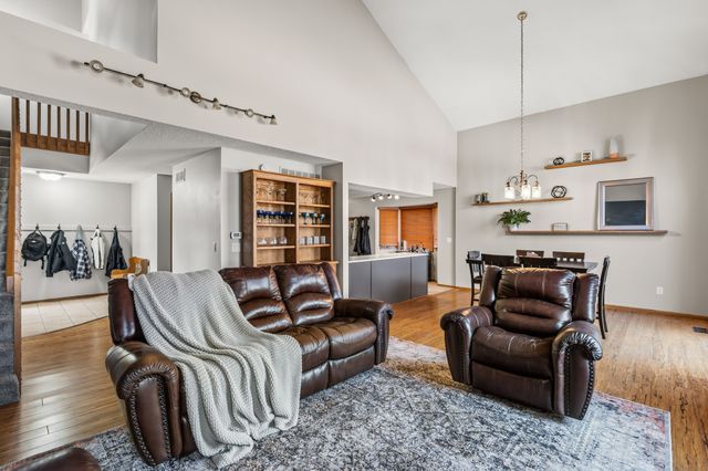 5910 Aspen Circle, Johnston, IA 50131