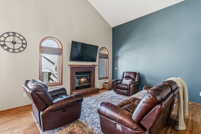 5910 Aspen Circle, Johnston, IA 50131