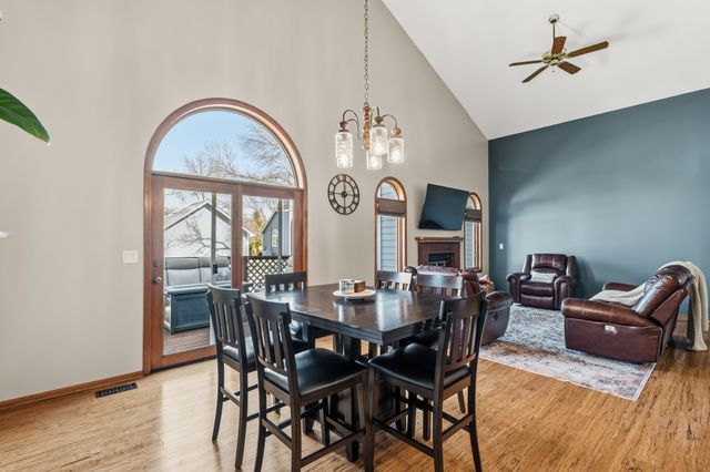 5910 Aspen Circle, Johnston, IA 50131