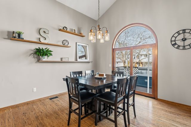 5910 Aspen Circle, Johnston, IA 50131