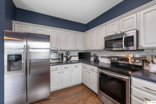 15072 Meredith Avenue, Omaha, NE 68116